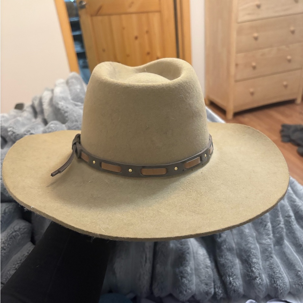 Stylish Tan Wide-Brim Hat